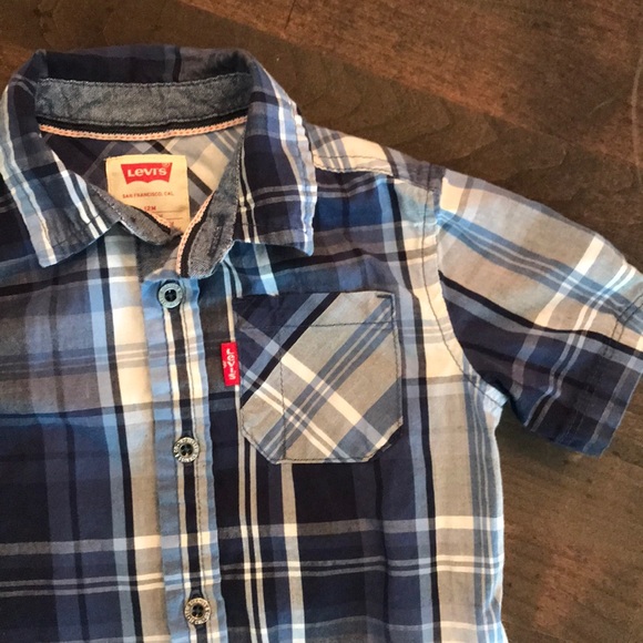 Levi’s short sleeved button up - 12 months - Picture 2 of 5